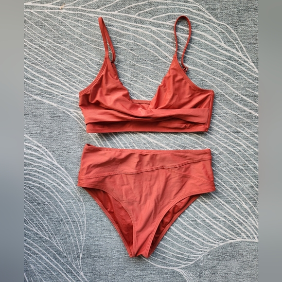 Cupshe twist top high waisted bikini - Picture 5 of 9